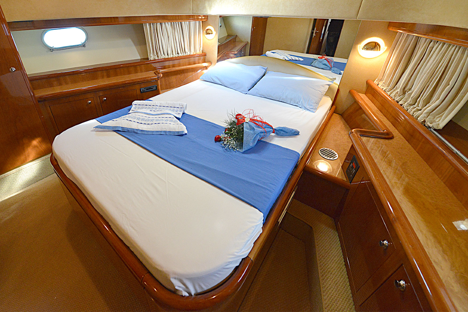yacht-second-bedroom