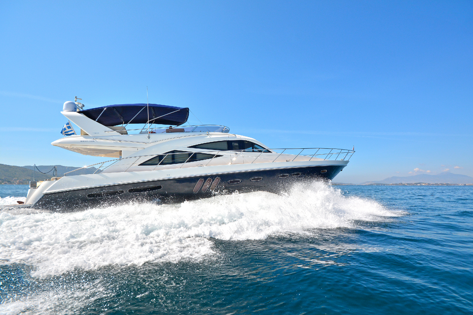 Luxury-Motor-yacht-Wavemaster-yachting