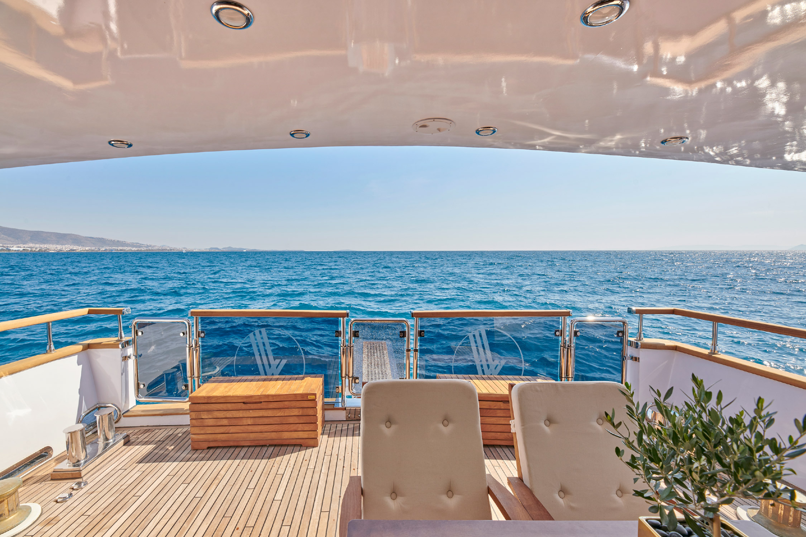 custom-made-yacht-sunbathing-area