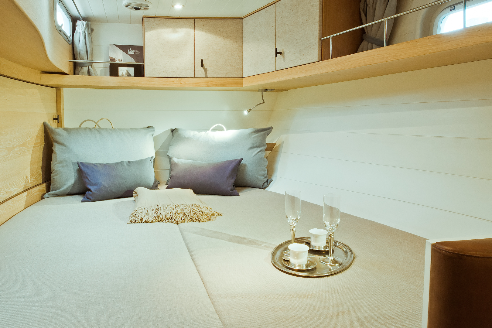 bed-in-master-cabin-on-yacht