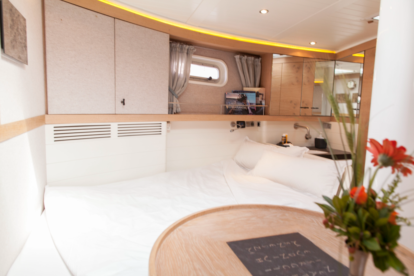 luxury-sailing-yacht-Helene-cabin