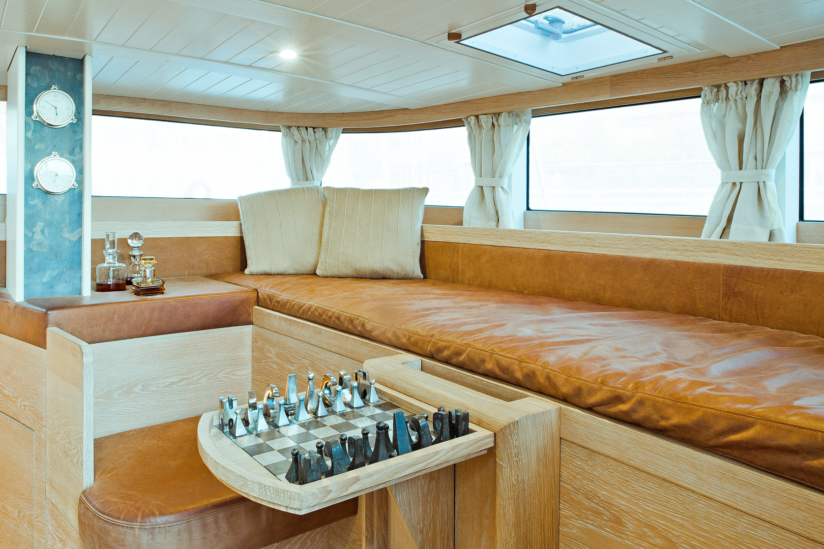 luxury-sailing-yacht-interior