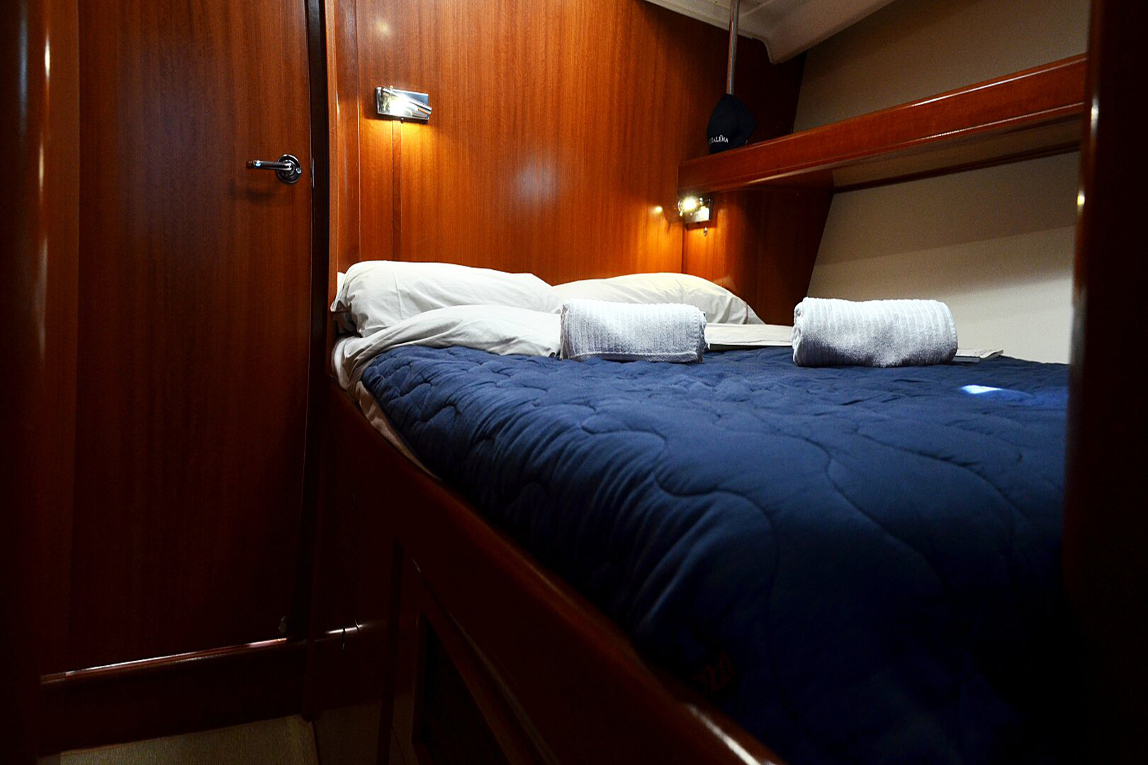 yacht-side-cabin