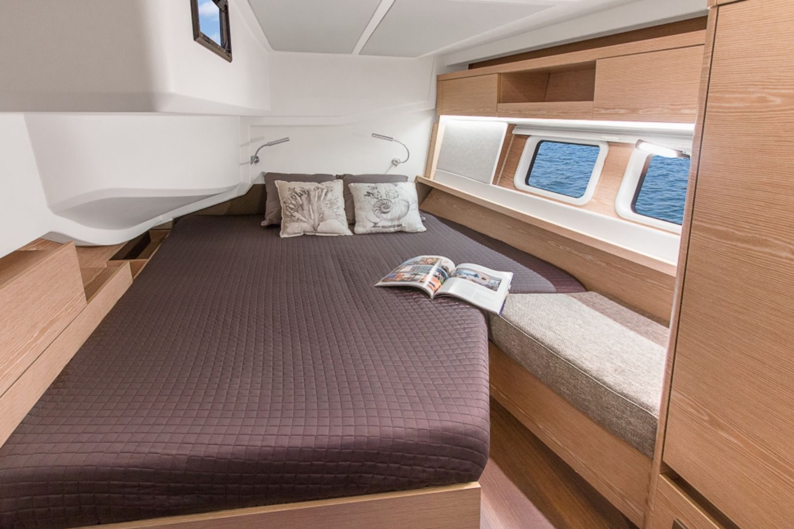 luxury-sailing-yacht-Med Sea Tattion-cabin