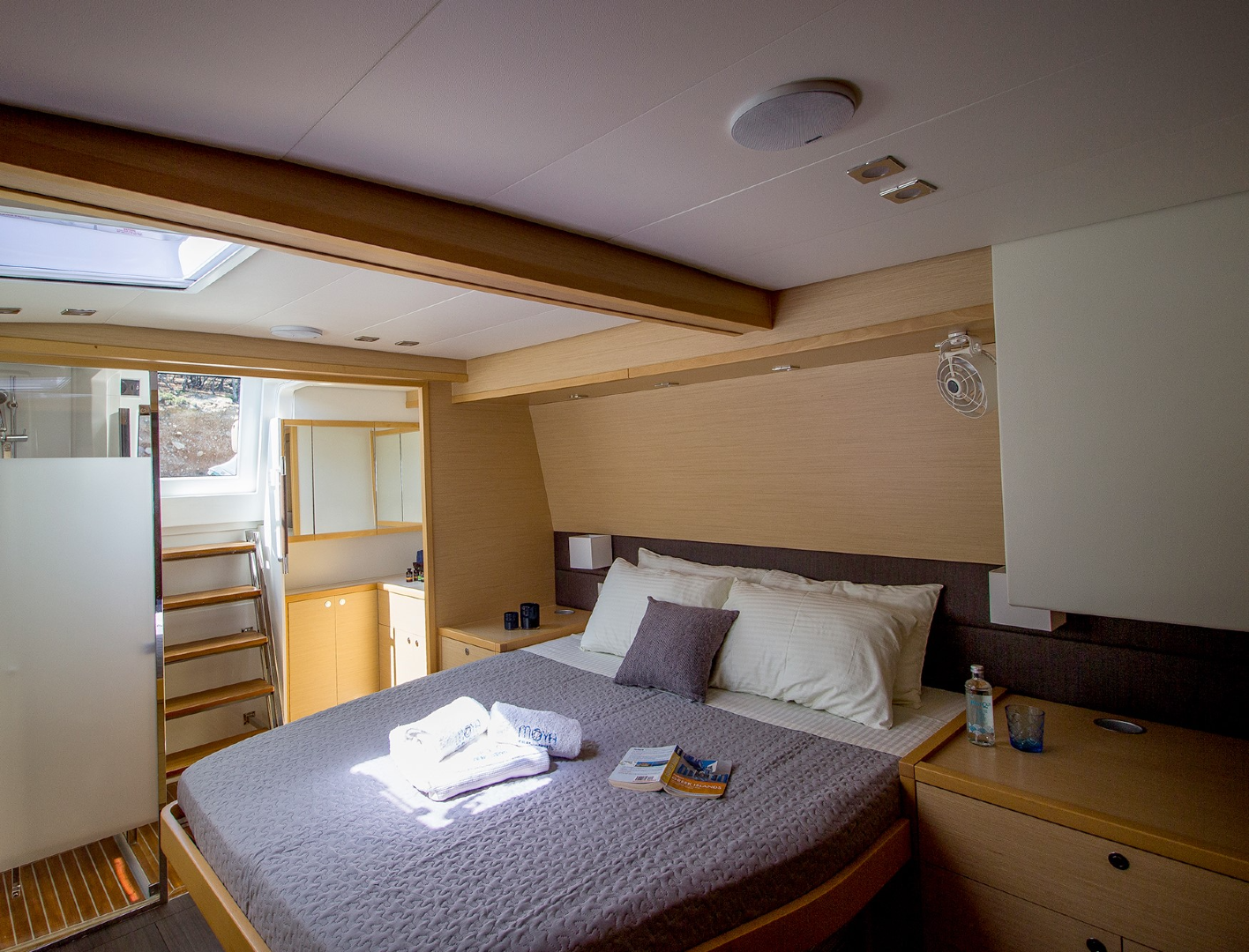 luxury-catamaran-yacht-Moya-bedroom