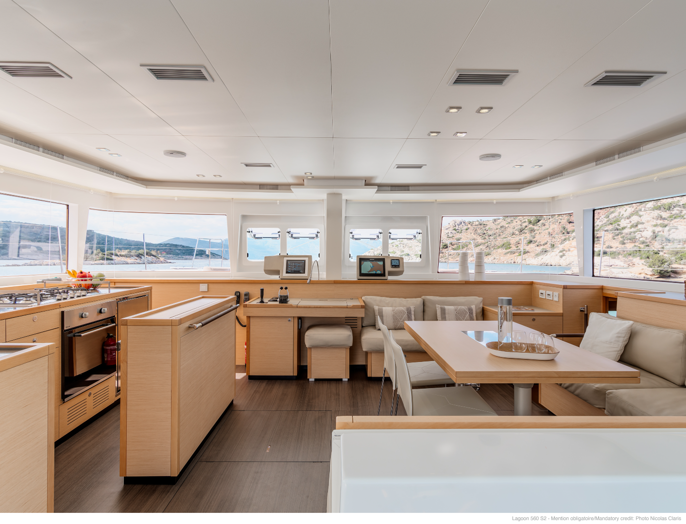 luxury-catamaran-yacht-Moya-main-interior
