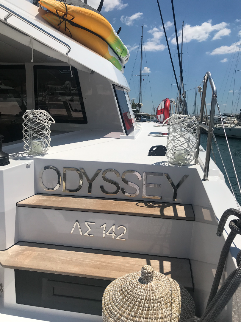 luxury-sailing-catamaran-Odyssey-passage