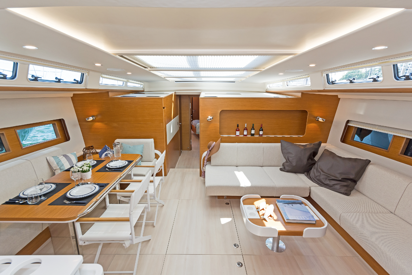 yacht-Alizee-interior