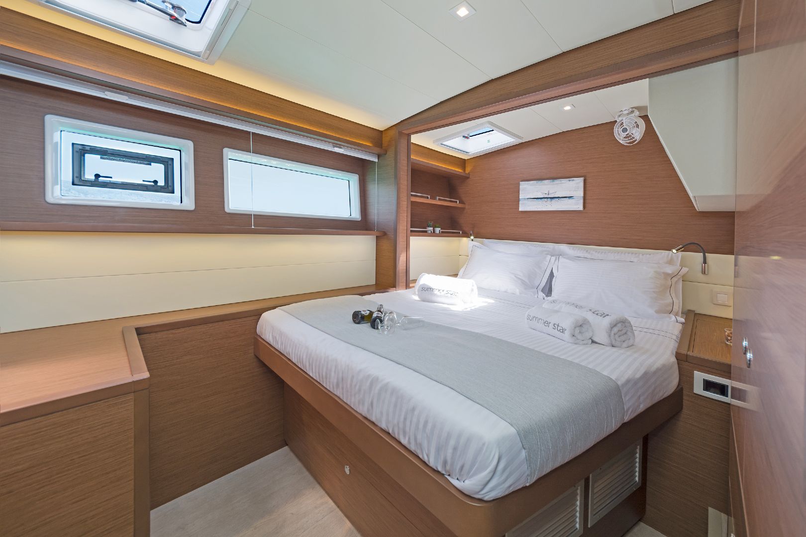sailing-catamaran-Summer star-bedroom