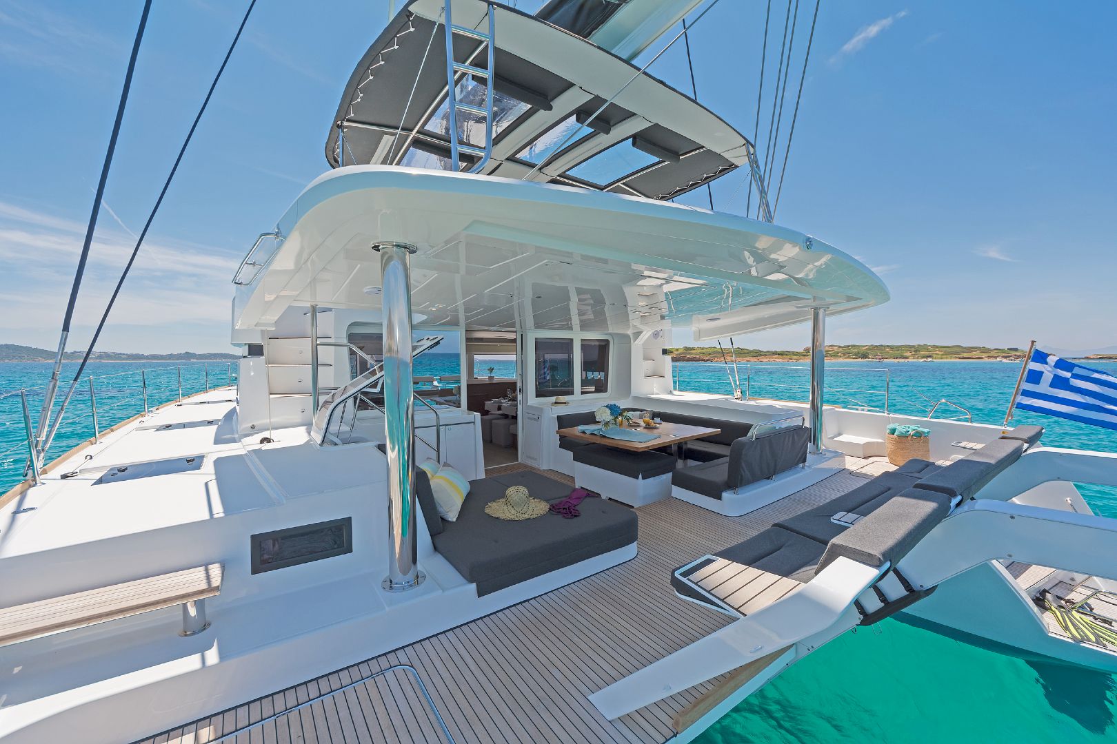 catamaran-Summer-star-deck view