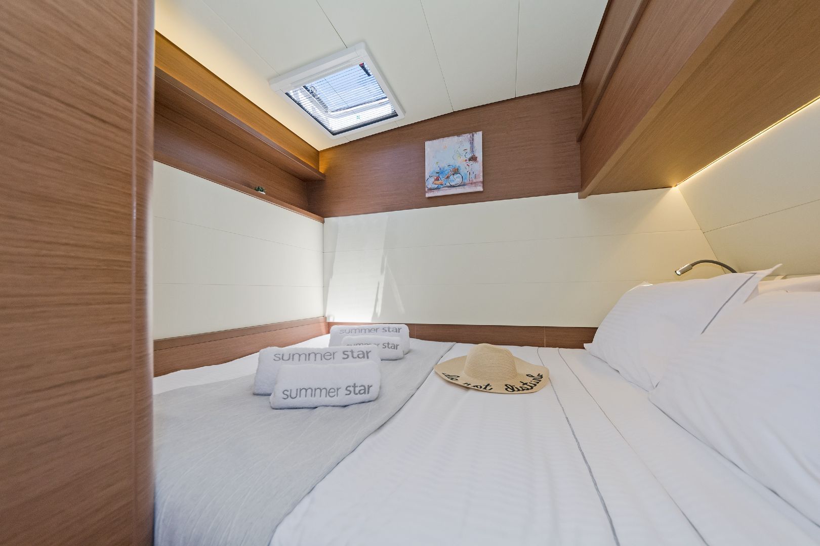 catamaran-Summer-Star-guest-bedroom