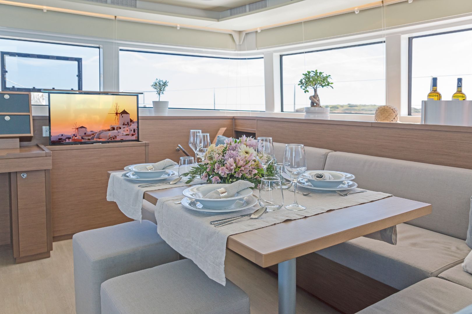catamaran-Summer-Star-lounge