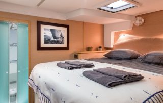 catamaran-Twin pride-bedroom