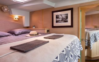 catamaran-Twin-Pride-master bedroom