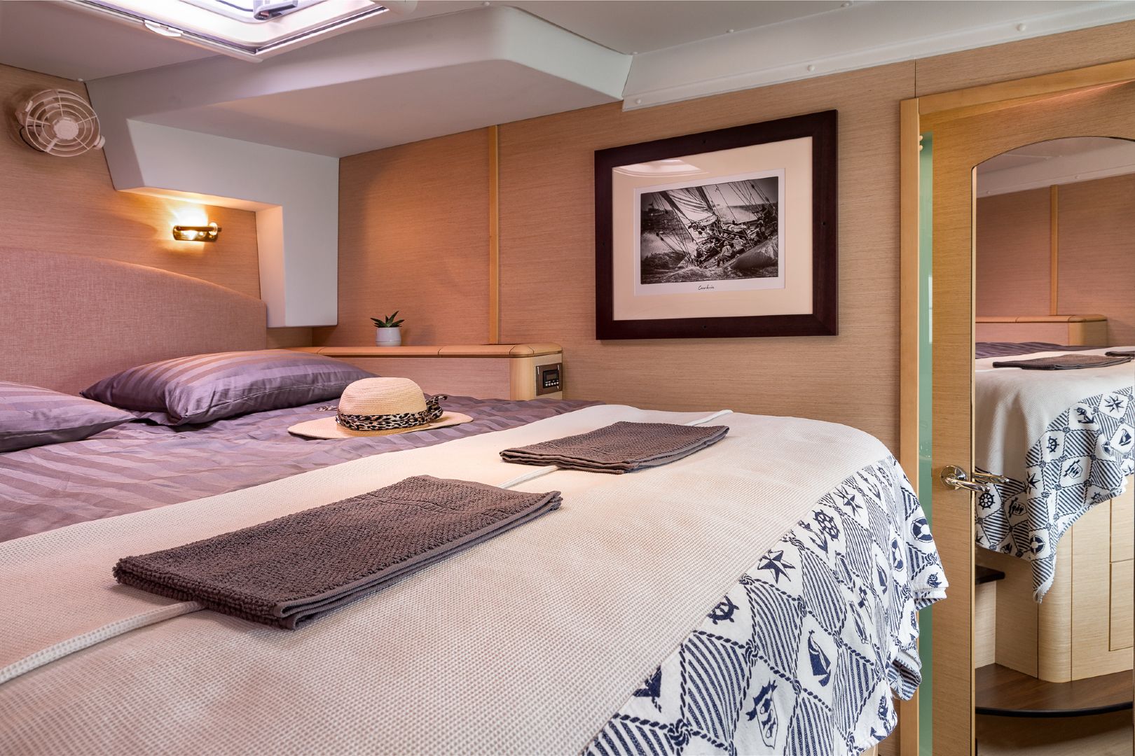 catamaran-Twin-Pride-master bedroom