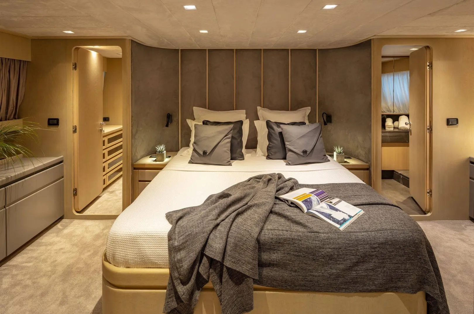 bedroom-view-yacht