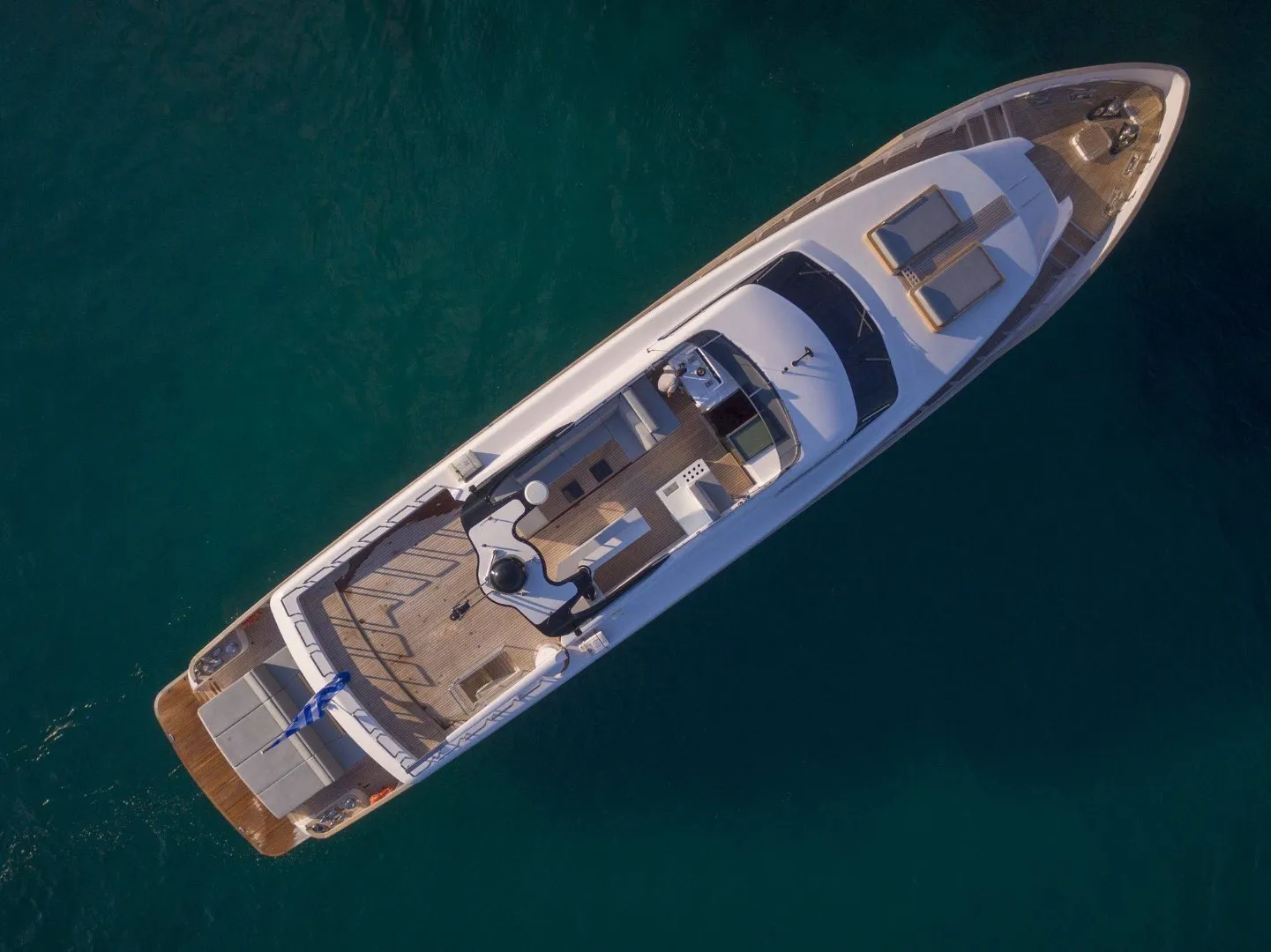 luxury-yacht-Project-steel-view-from-above