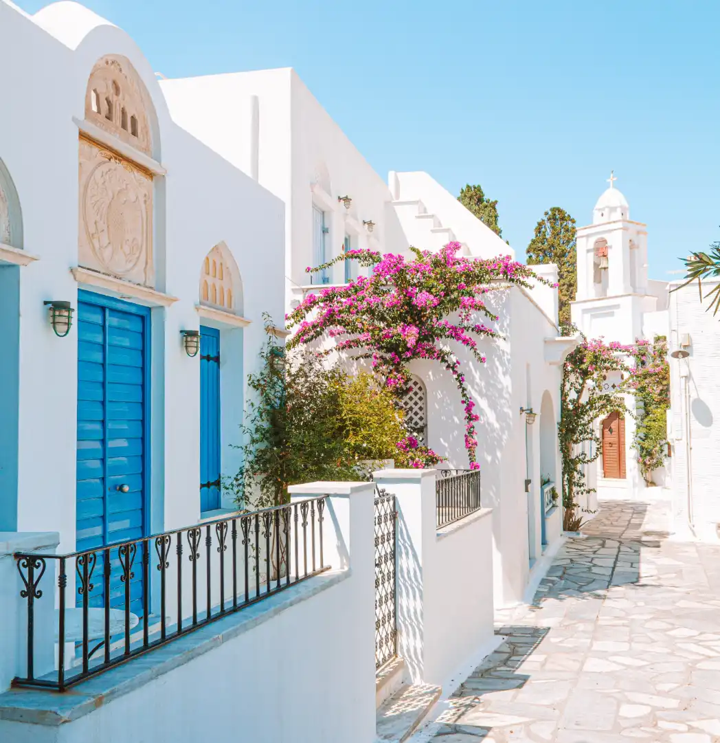 white-houses-with-blue-windows-cyclades